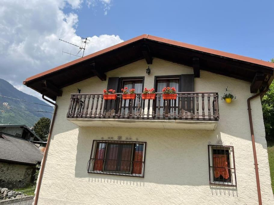 La Casetta Delle Nuvole Mazzo di Valtellina Exterior foto
